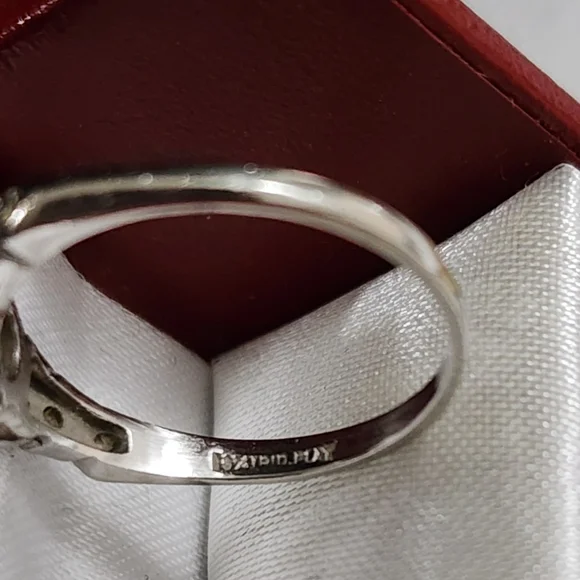 VINTAGE Platinum Cushion Cut Diamond Engagement Ring circ 1920's - Picture 7 of 9